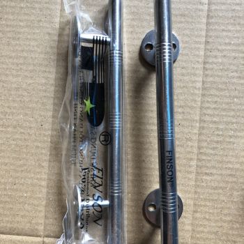 tay nắm tủ Inox đầu bằng